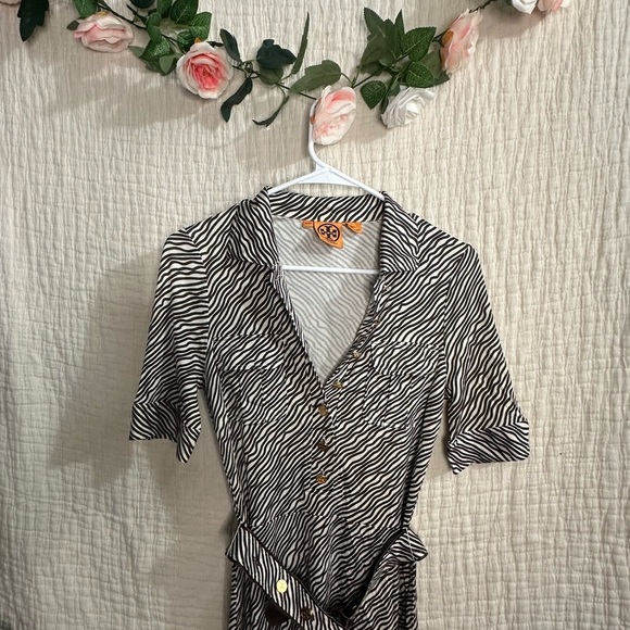 Tory Burch Dresses & Skirts - Tory Burch silk Dress with Belt